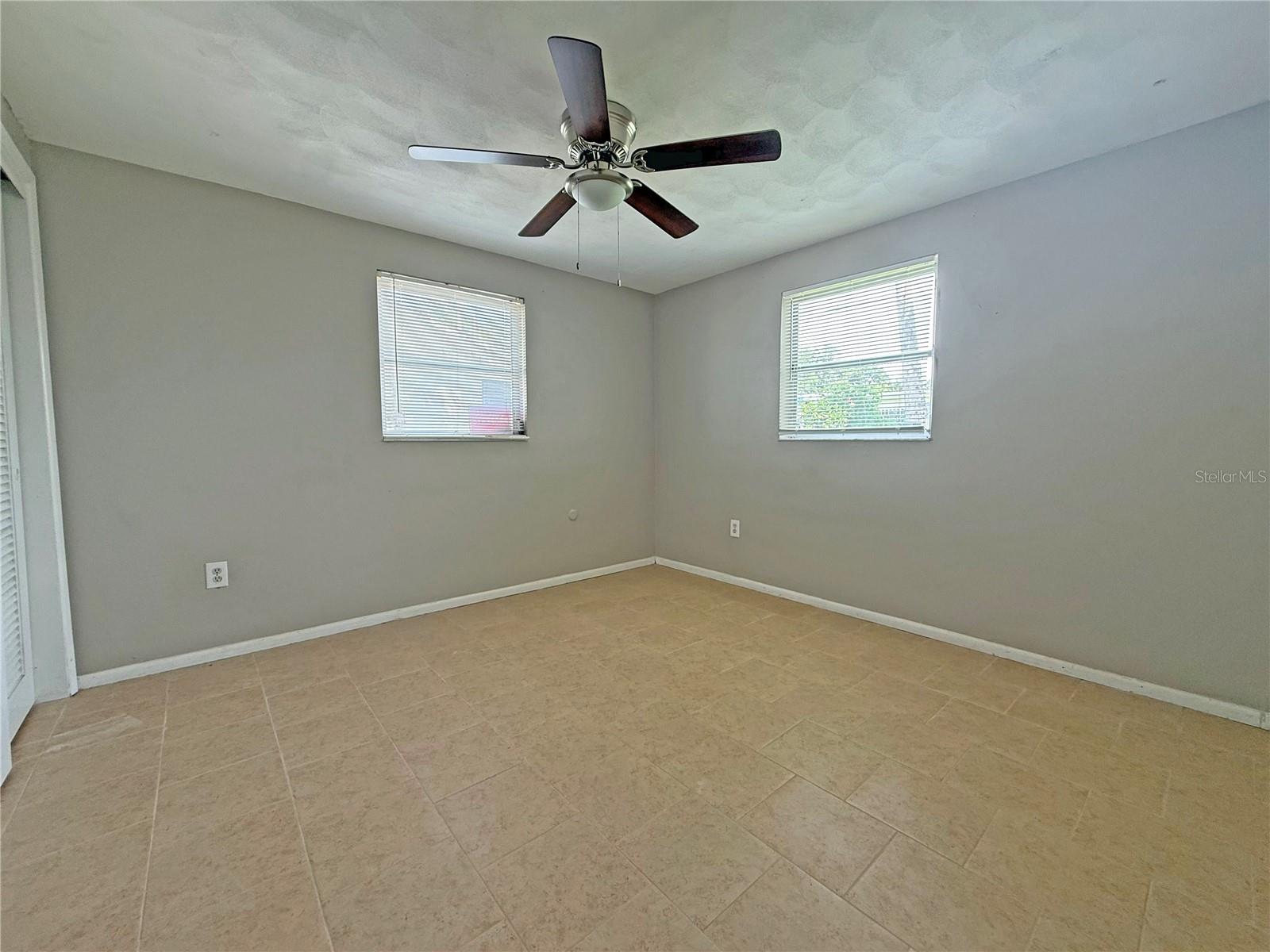 BEACON SQUARE - Residential Lease