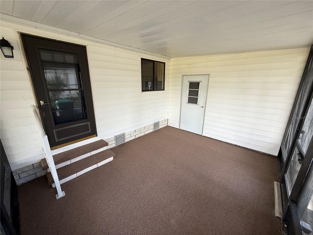 Photo of 42 Robin Road, Wildwood, FL 34785 (MLS # G5119227)