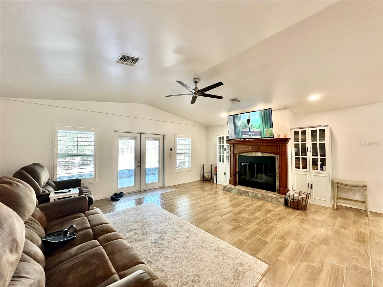 FOX GROVE FARMS - Residential