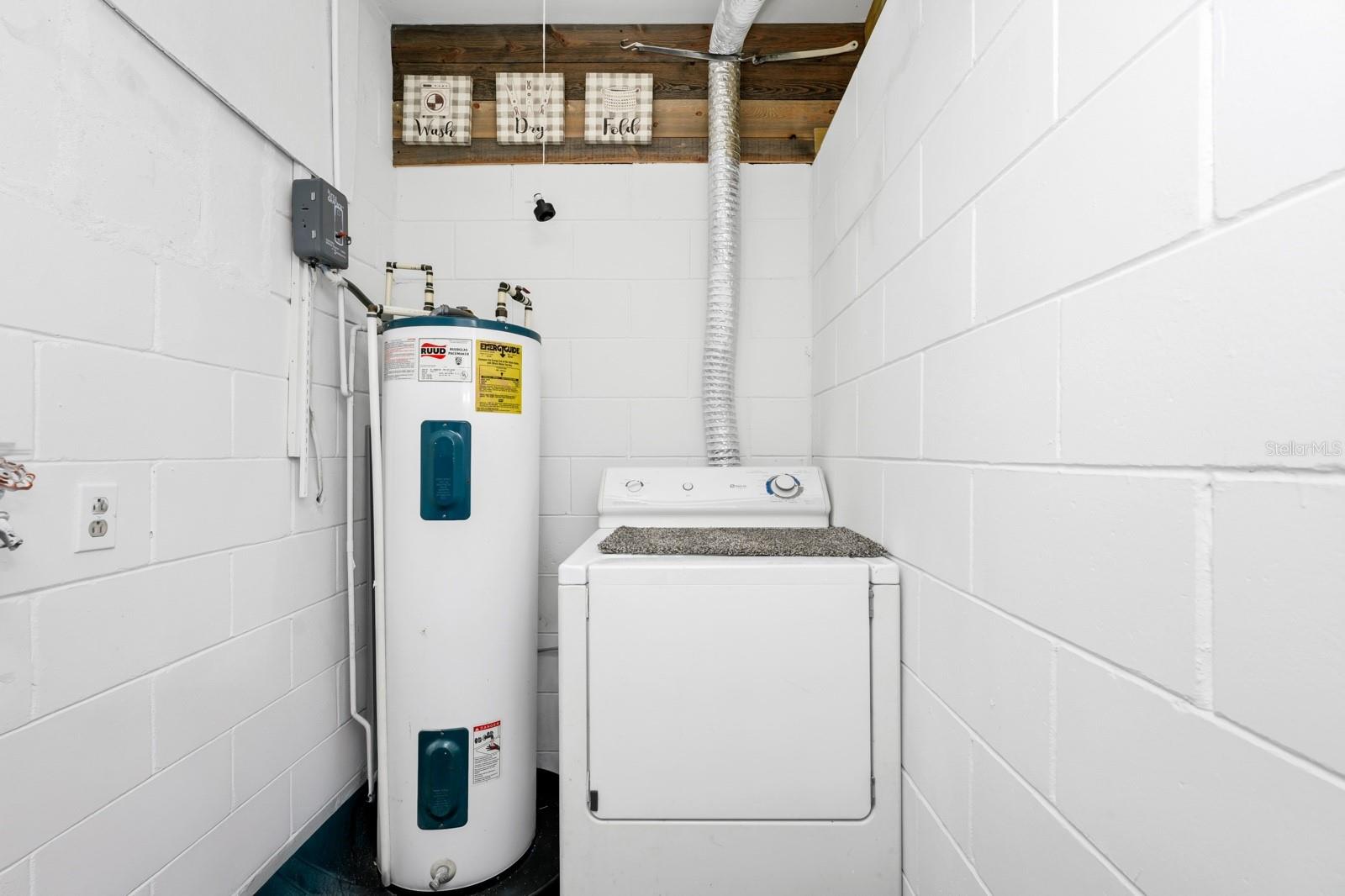 ENGELWOOD PARK - Residential Lease