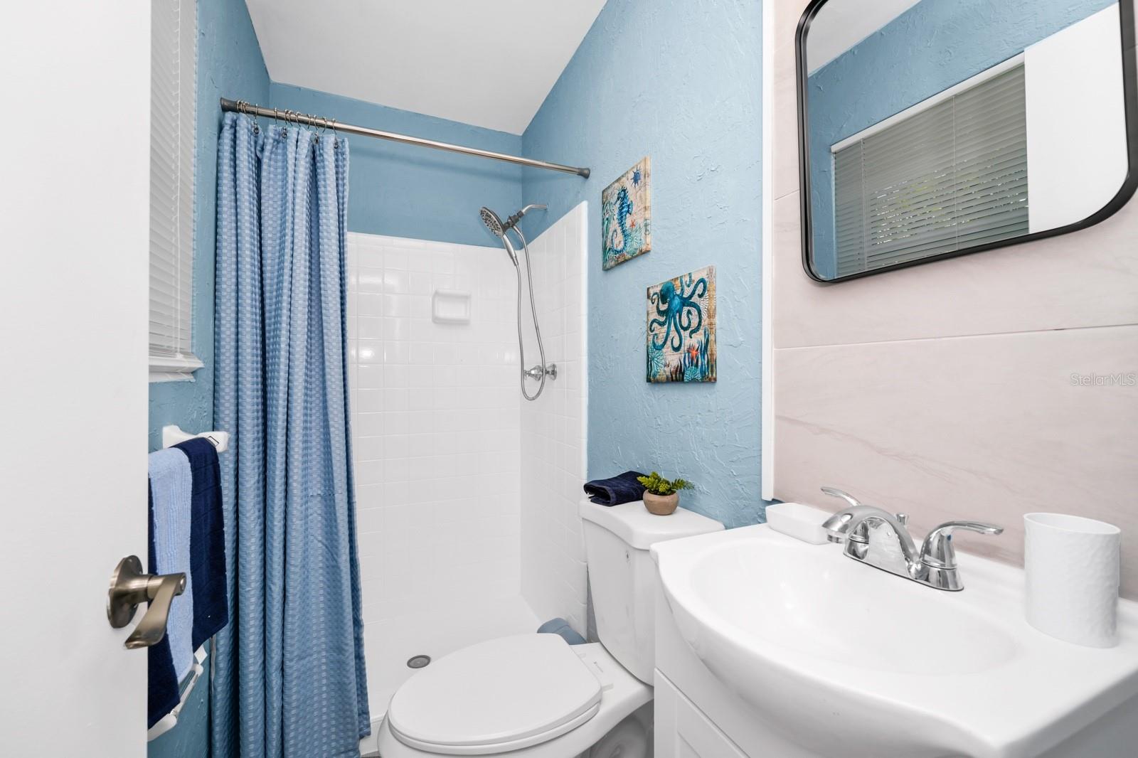 ENGELWOOD PARK - Residential Lease