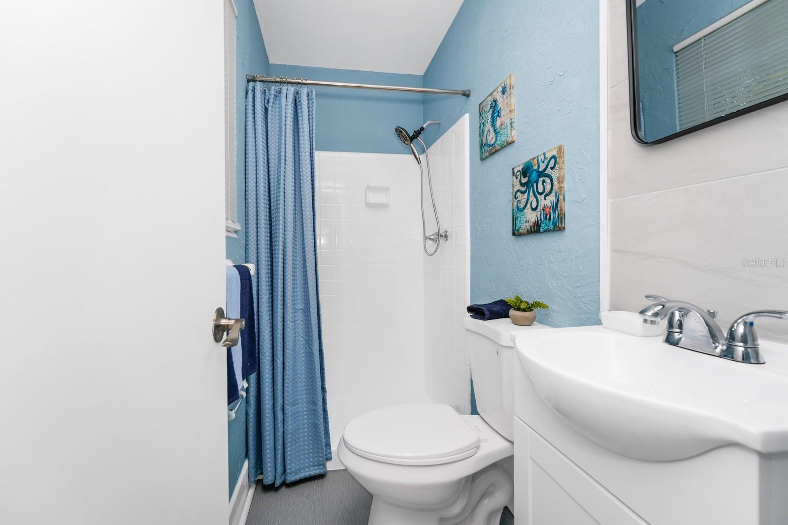 ENGELWOOD PARK - Residential Lease