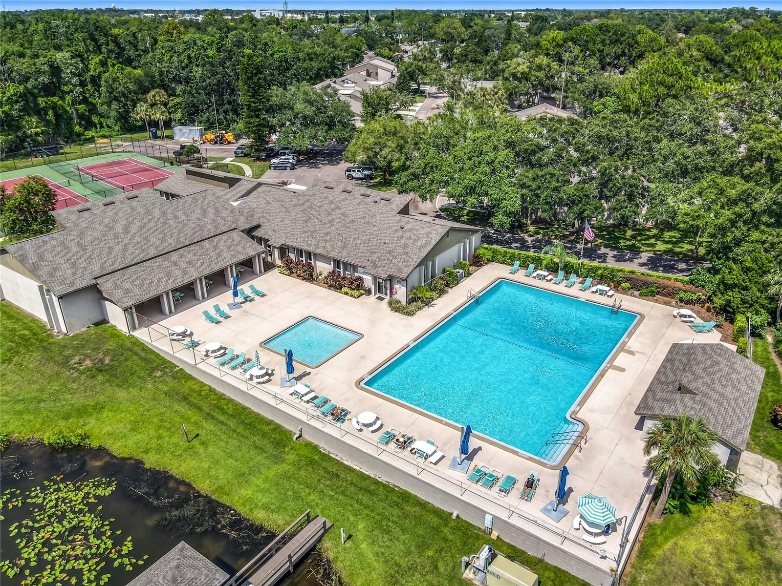 LAKE OF THE WOODS SEC 01 TWNHS - Residential