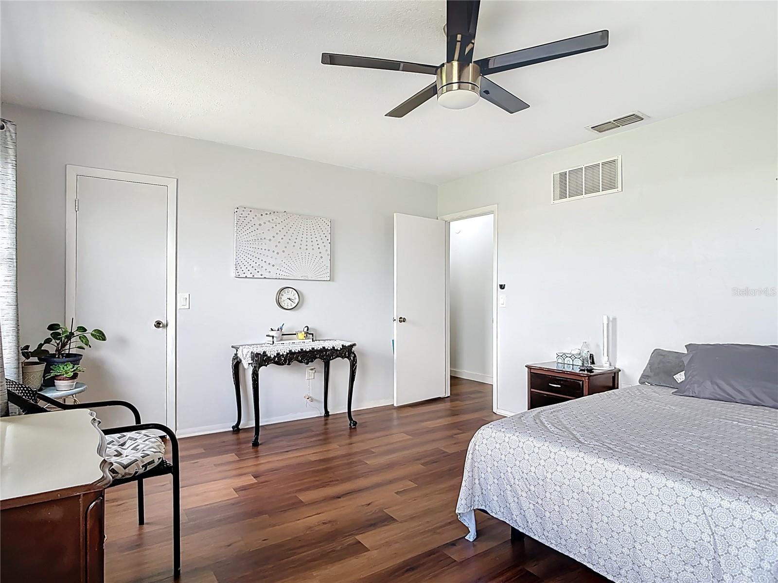 LAKE OF THE WOODS SEC 01 TWNHS - Residential