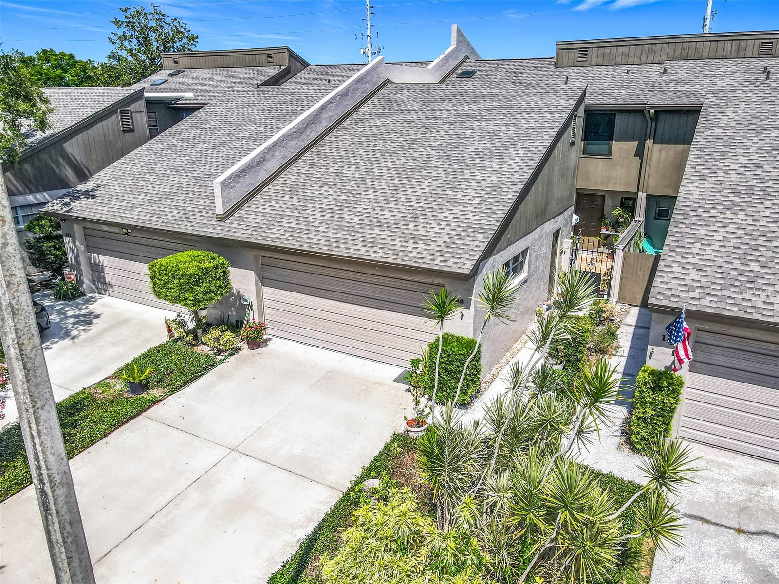 LAKE OF THE WOODS SEC 01 TWNHS - Residential