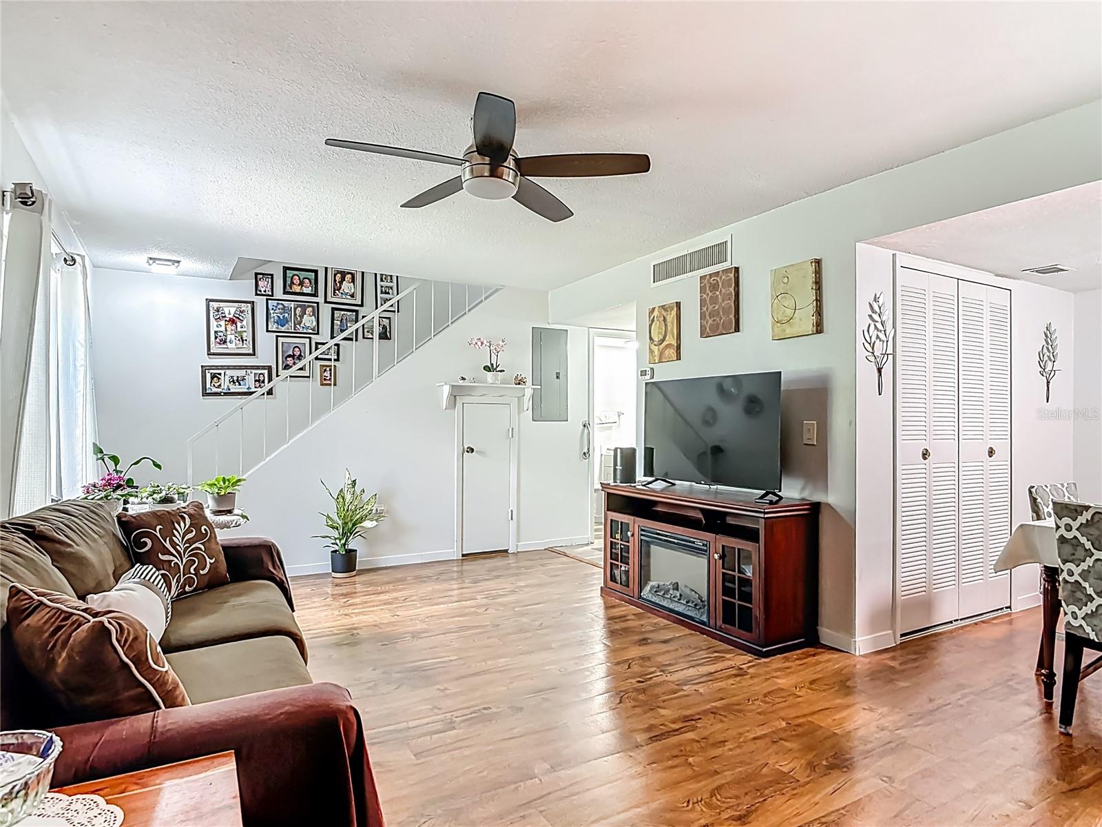 LAKE OF THE WOODS SEC 01 TWNHS - Residential