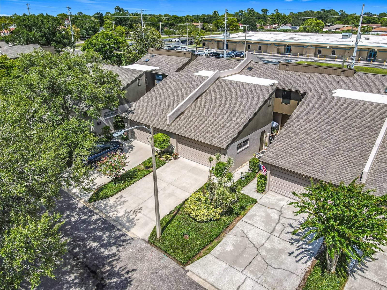 LAKE OF THE WOODS SEC 01 TWNHS - Residential