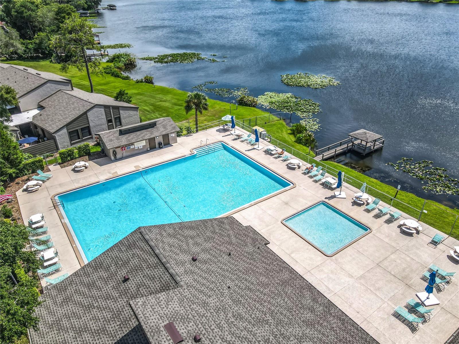 LAKE OF THE WOODS SEC 01 TWNHS - Residential