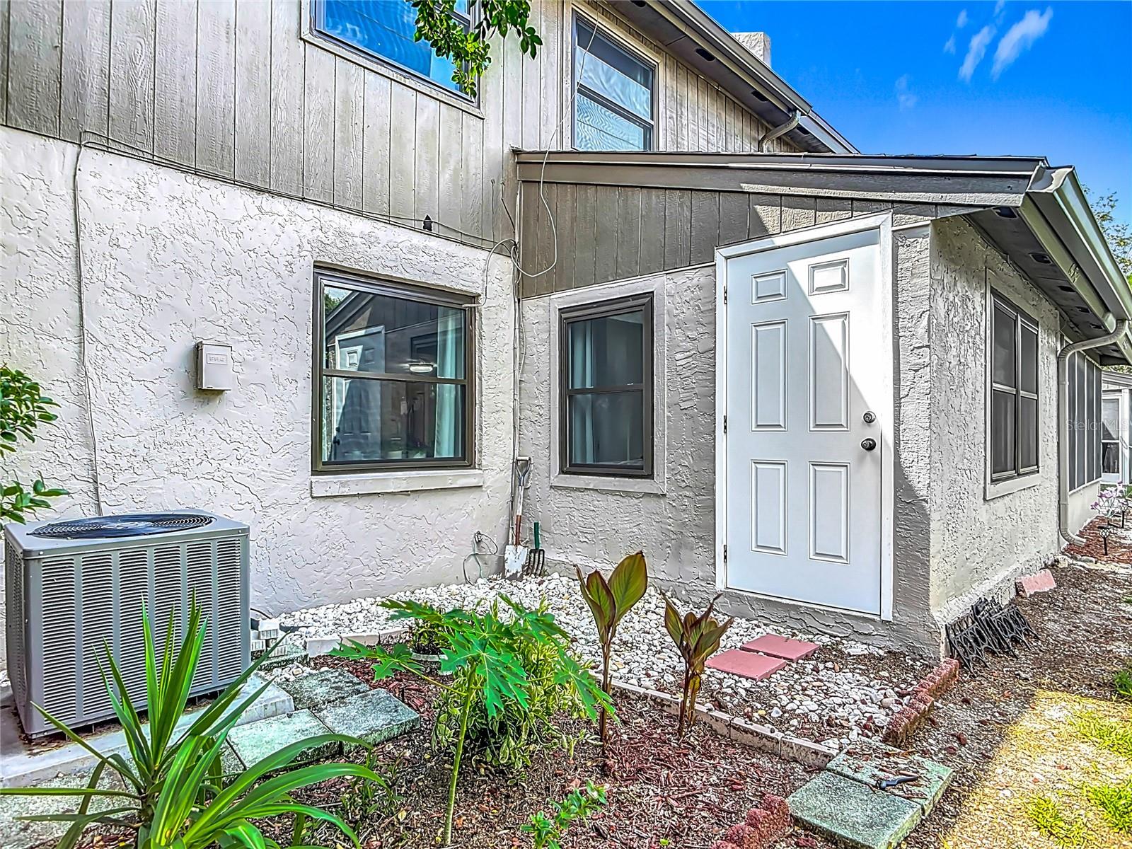 LAKE OF THE WOODS SEC 01 TWNHS - Residential