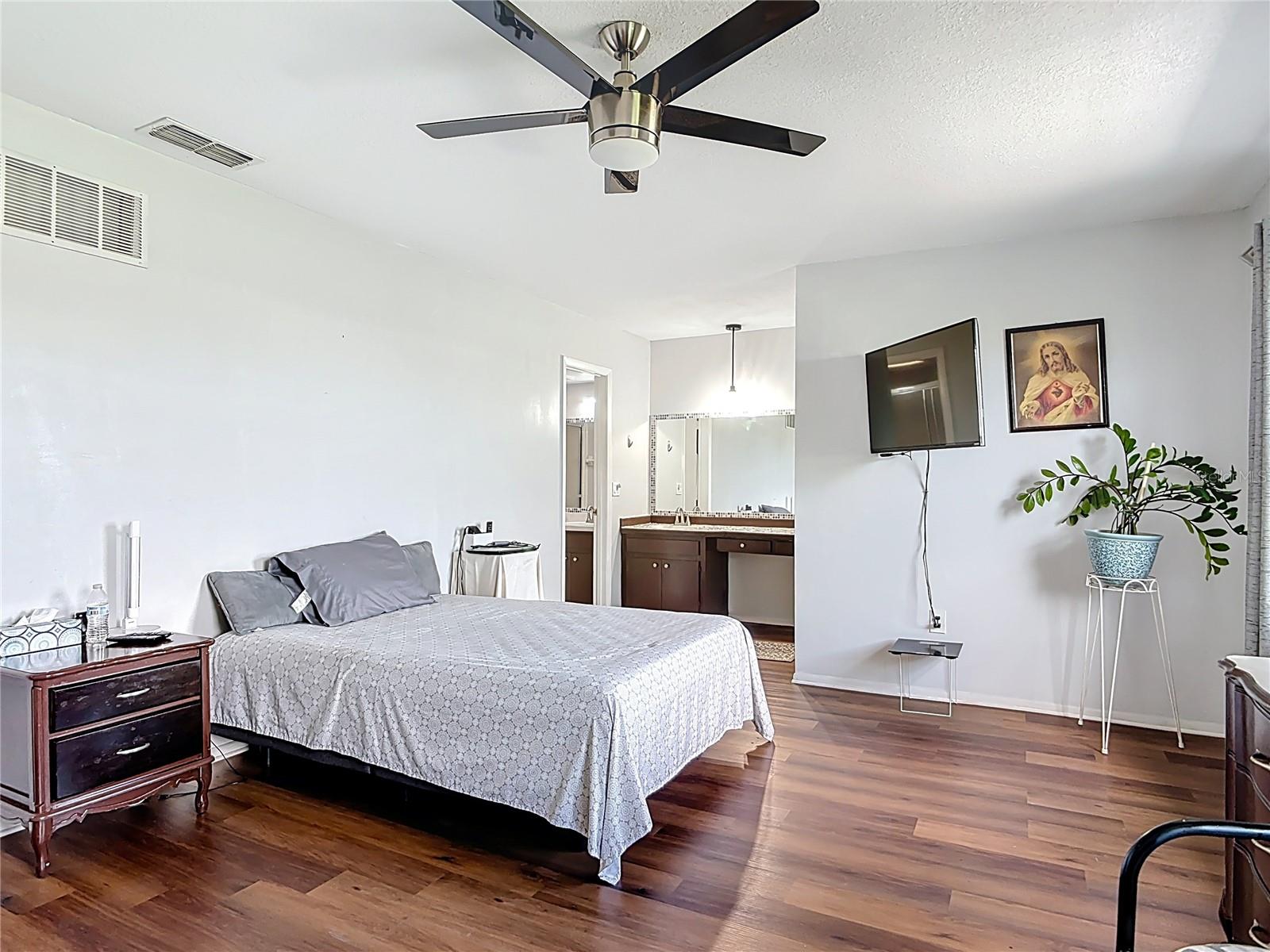 LAKE OF THE WOODS SEC 01 TWNHS - Residential