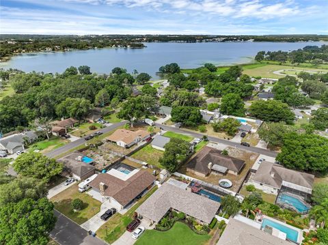 A home in LAKELAND