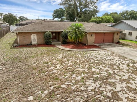 A home in LAKELAND