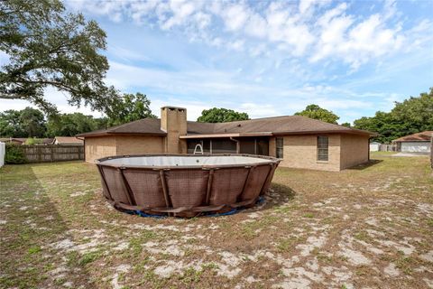 A home in LAKELAND