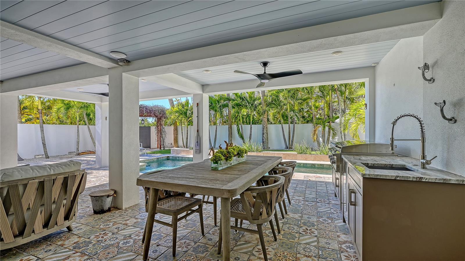 SARASOTA BEACH - Residential