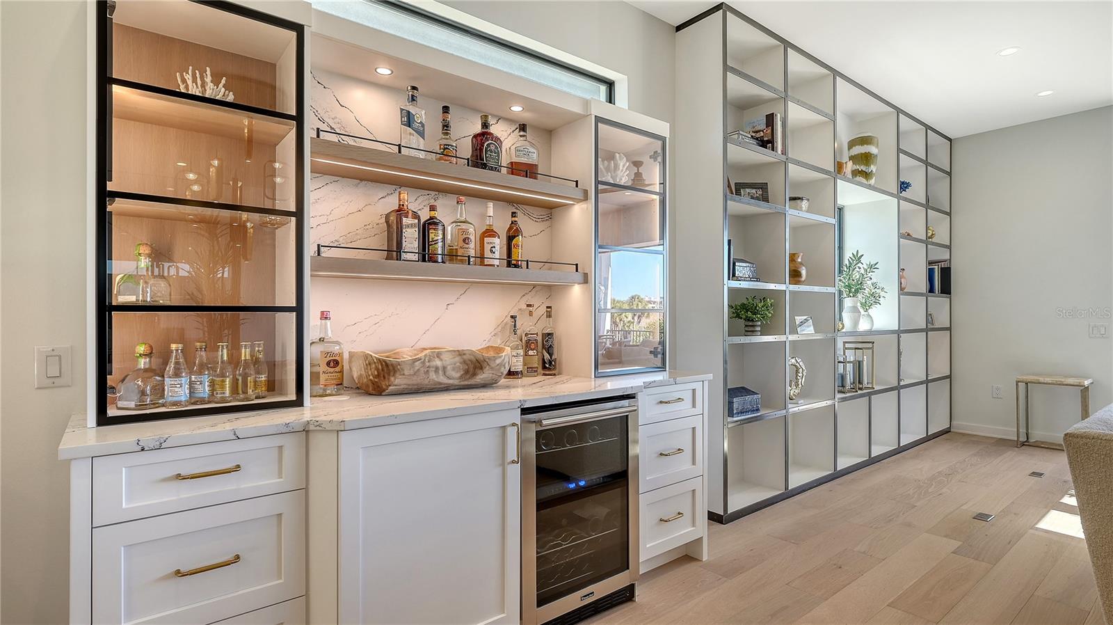 SARASOTA BEACH - Residential