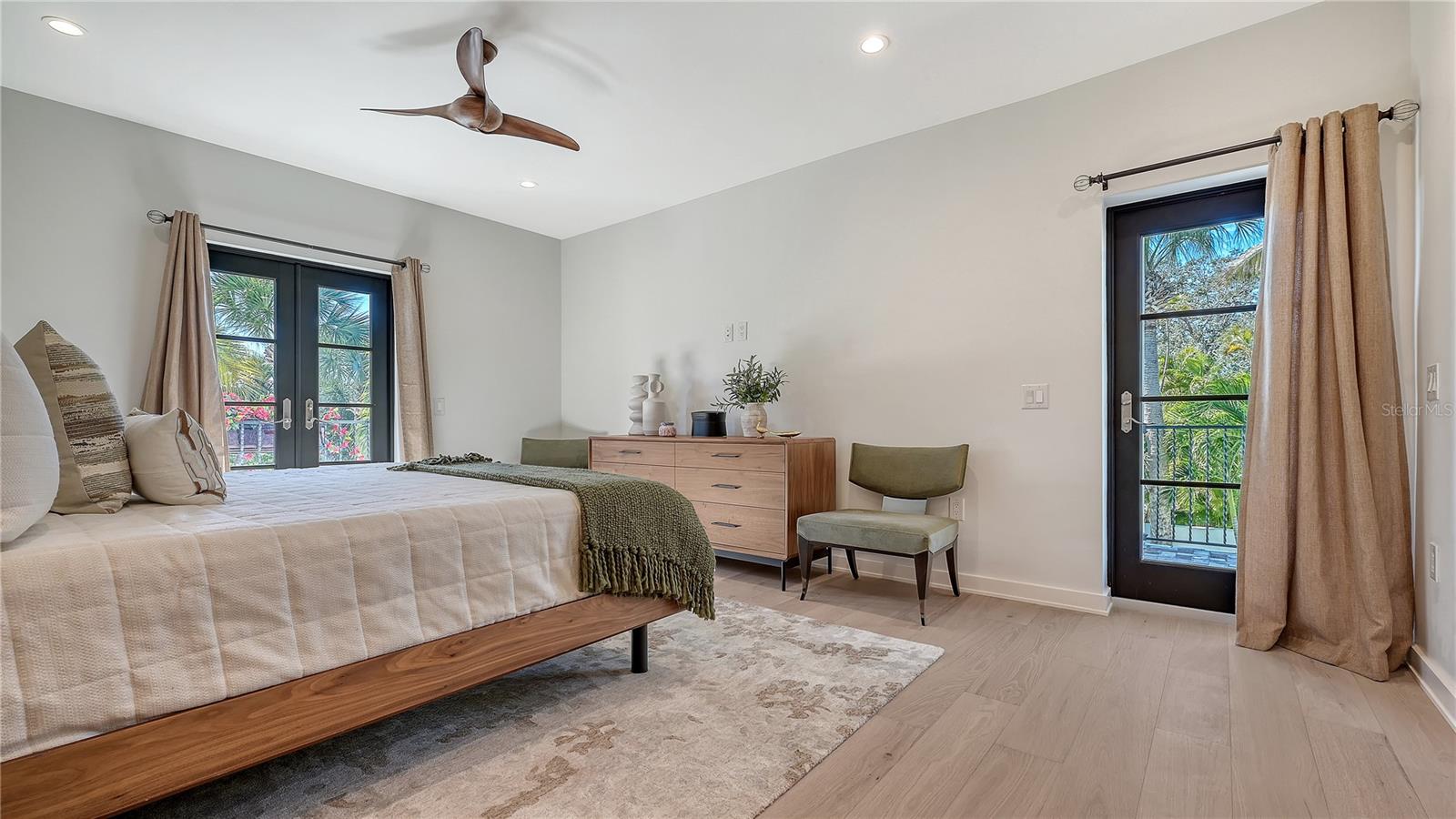 SARASOTA BEACH - Residential