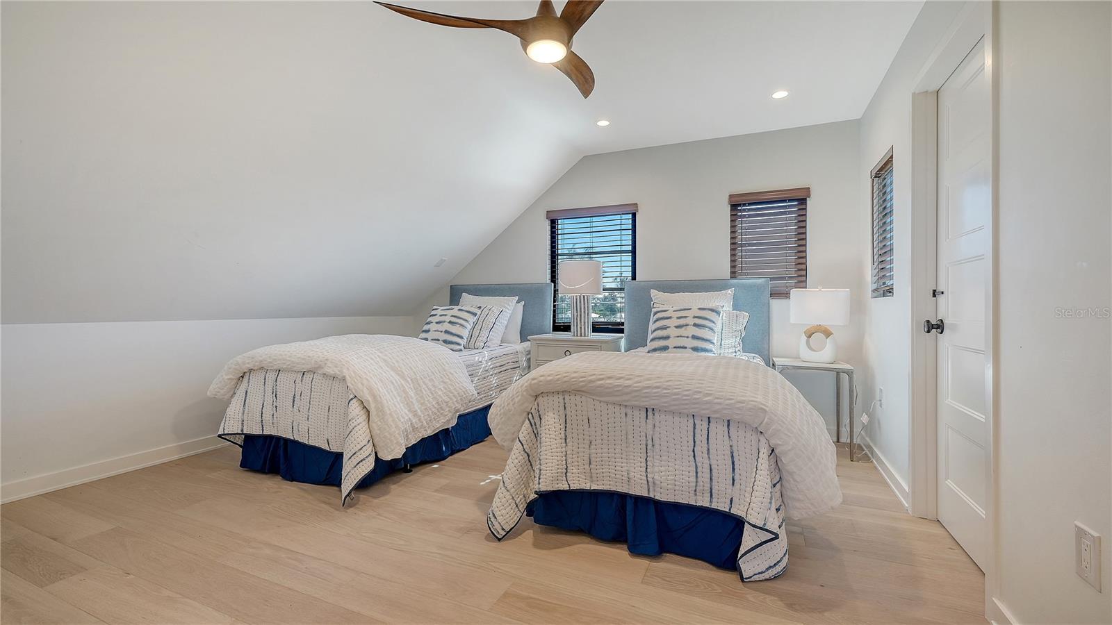 SARASOTA BEACH - Residential