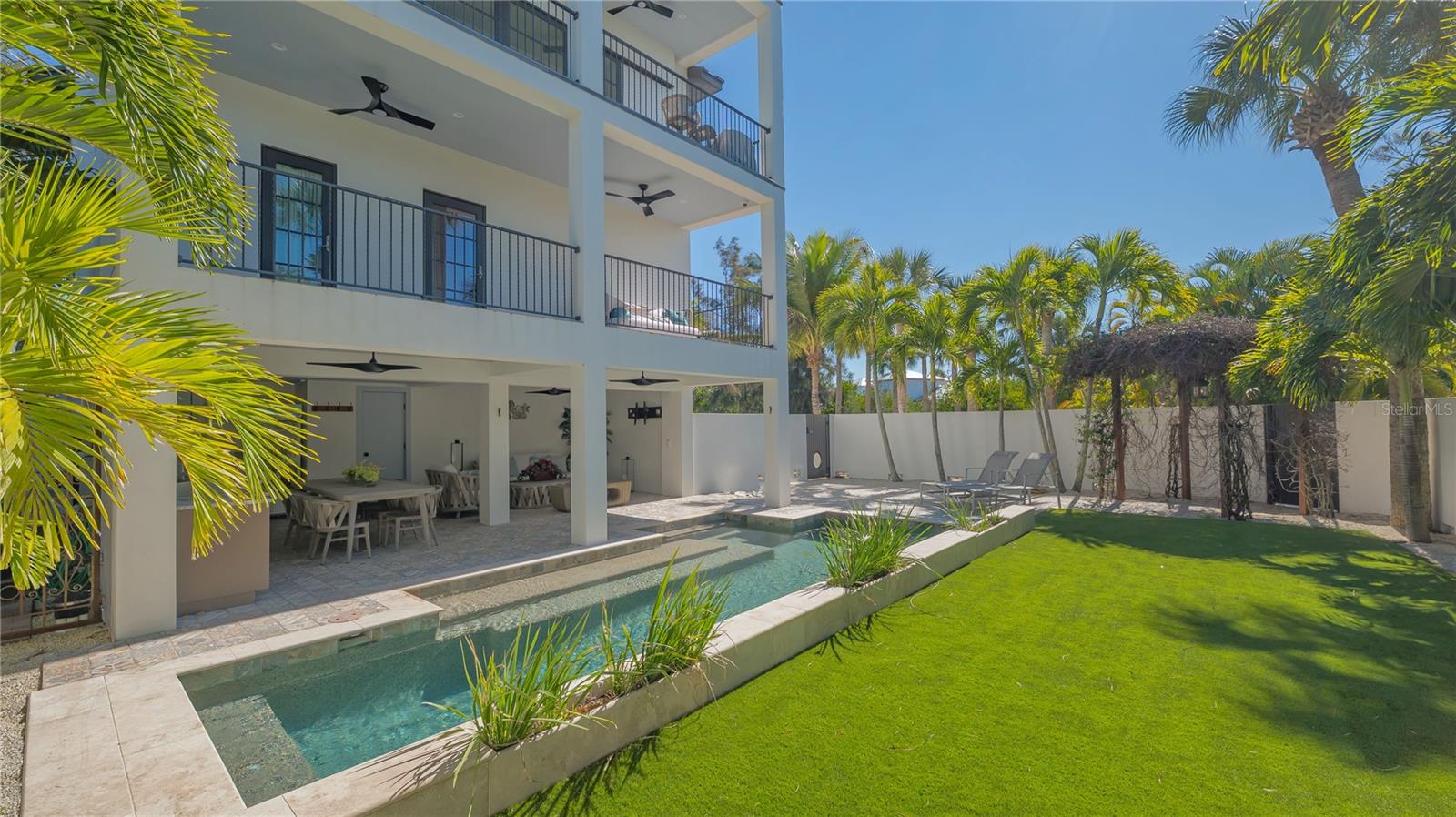 SARASOTA BEACH - Residential