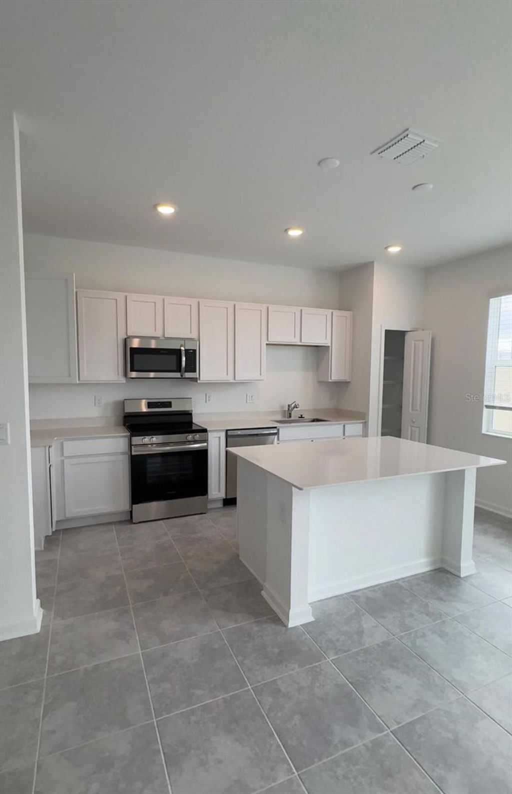 Photo of Kissimmee, FL 34758 (MLS # S5144000)