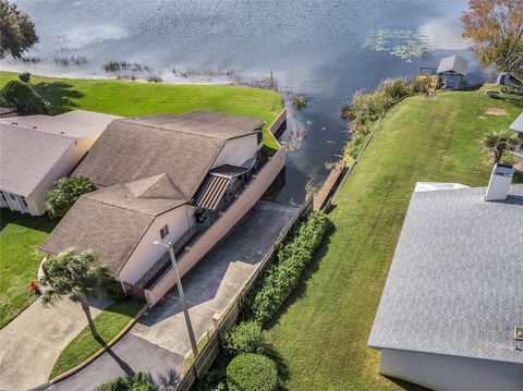 A home in WINTER HAVEN