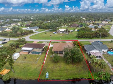 A home in PORT CHARLOTTE