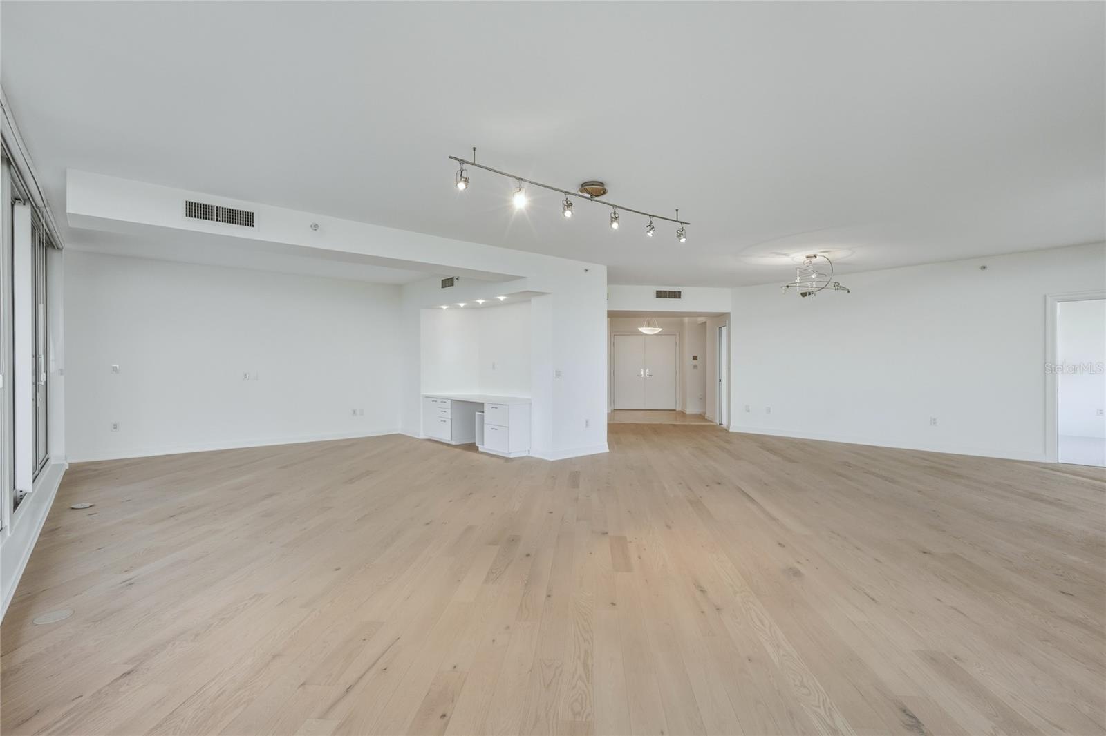 SANCTUARY III - Residential