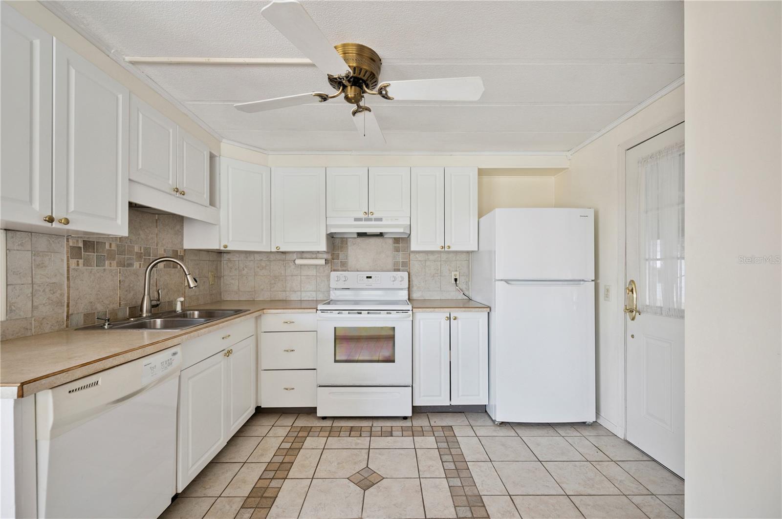 1610 REYNOLDS ROAD 214