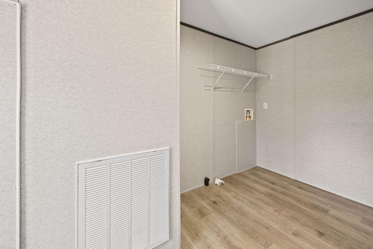 ROYAL OAKS RETREATS - Residential