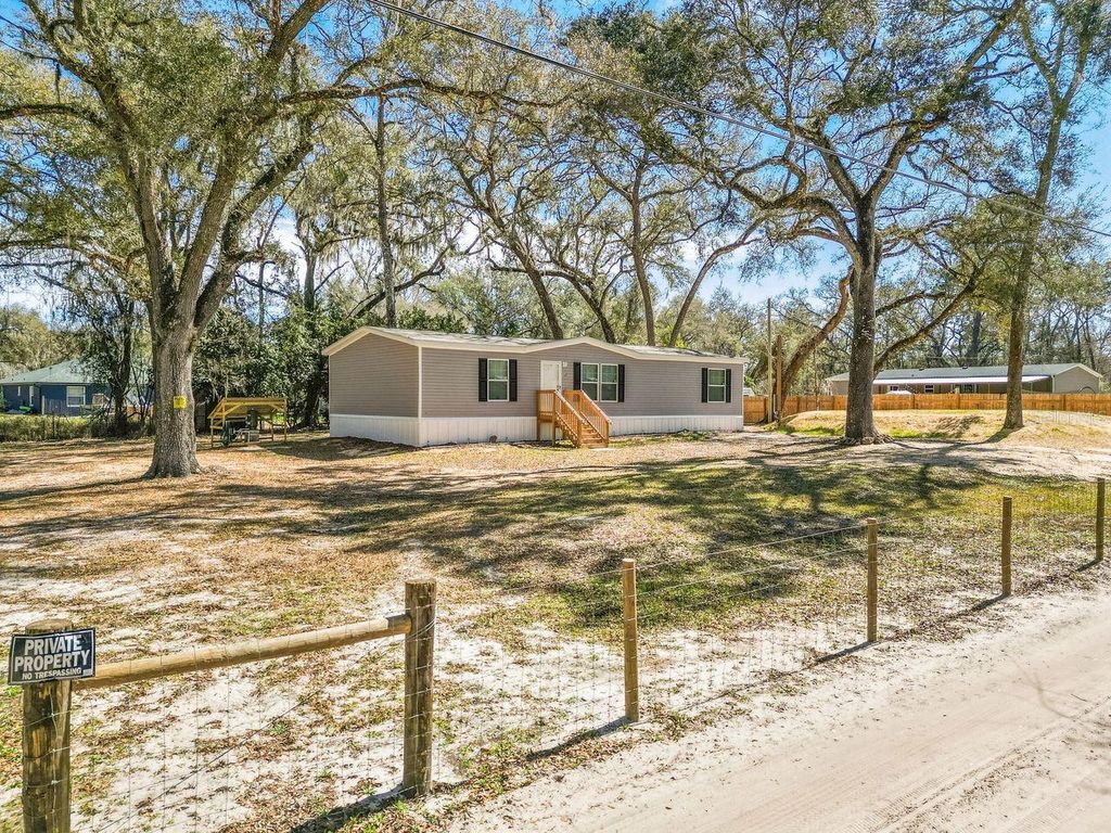 Photo of 11487 SW 42nd Terrace, Webster, FL 33597 (MLS # G5108941)