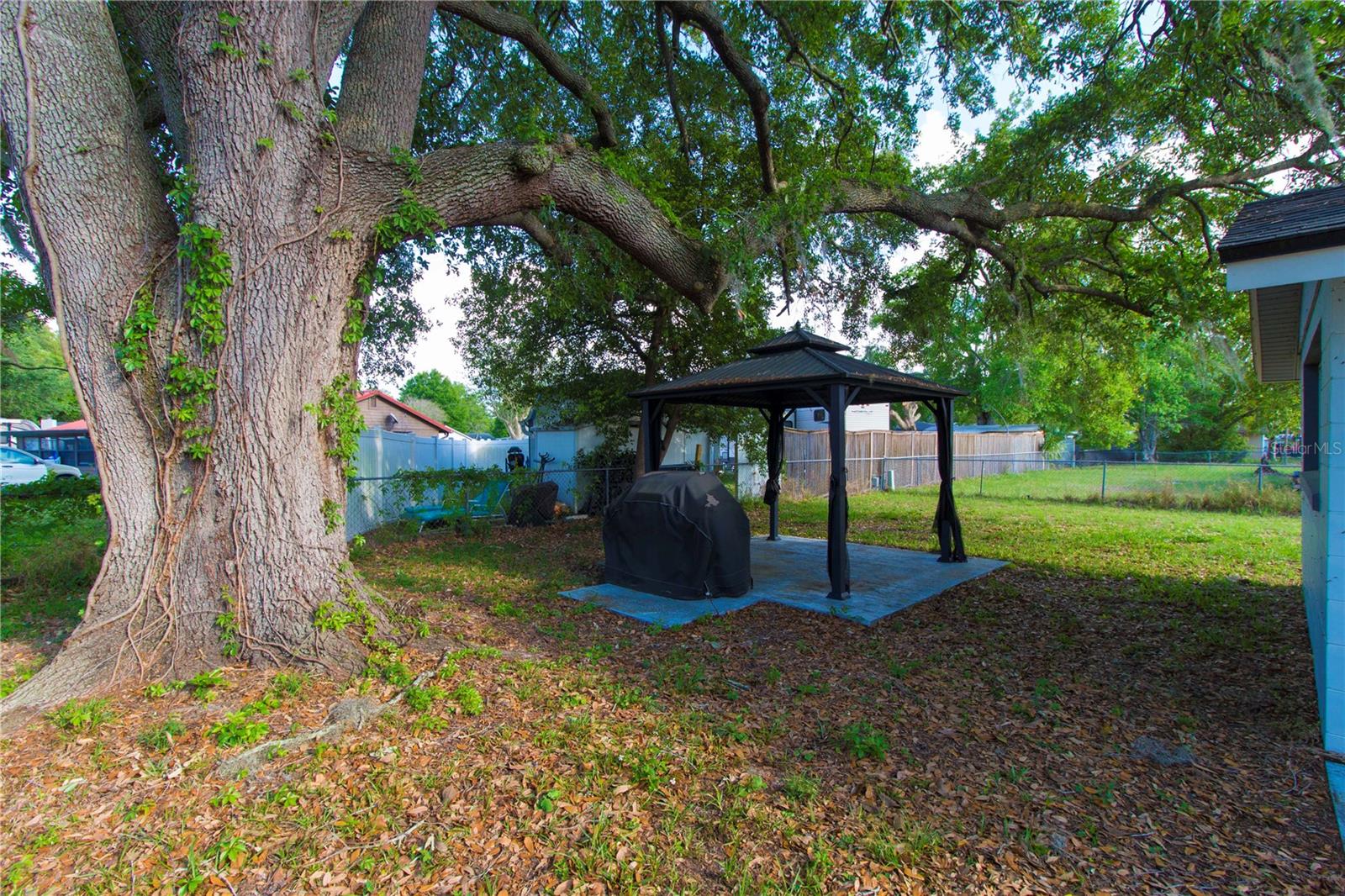 HEATHER OAKS - Residential