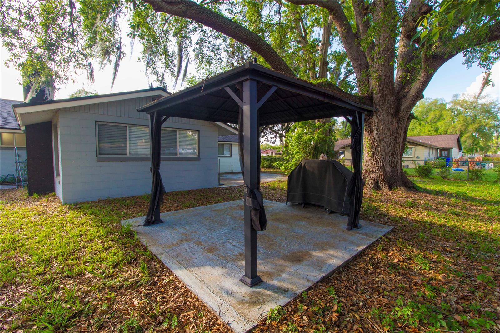 HEATHER OAKS - Residential