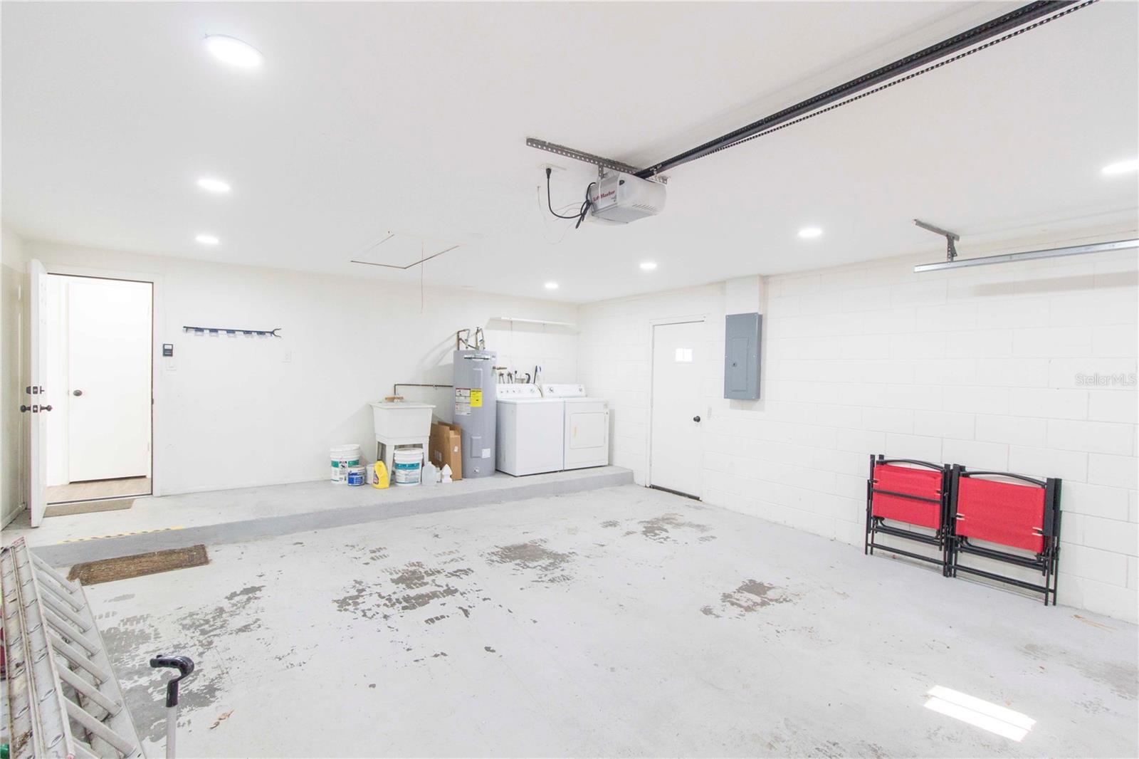 HEATHER OAKS - Residential