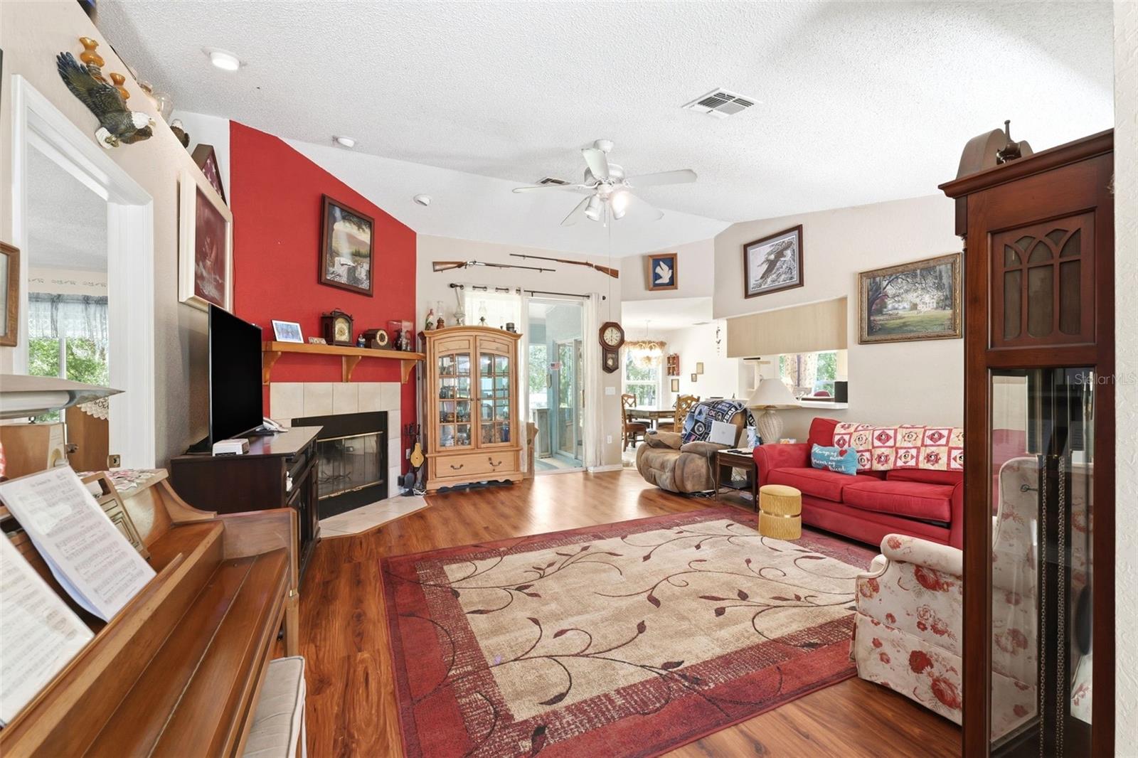 FOREST HILLS - Residential