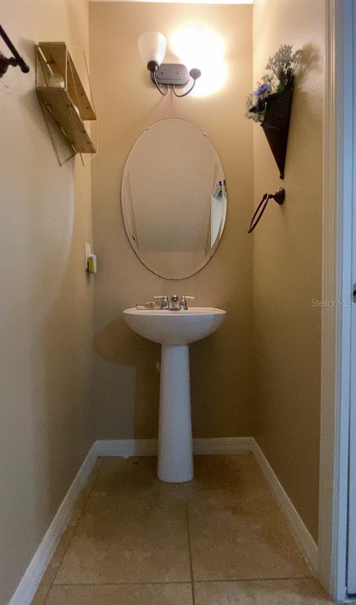 WINDSOR LAKE TWNHMS EAST - Residential