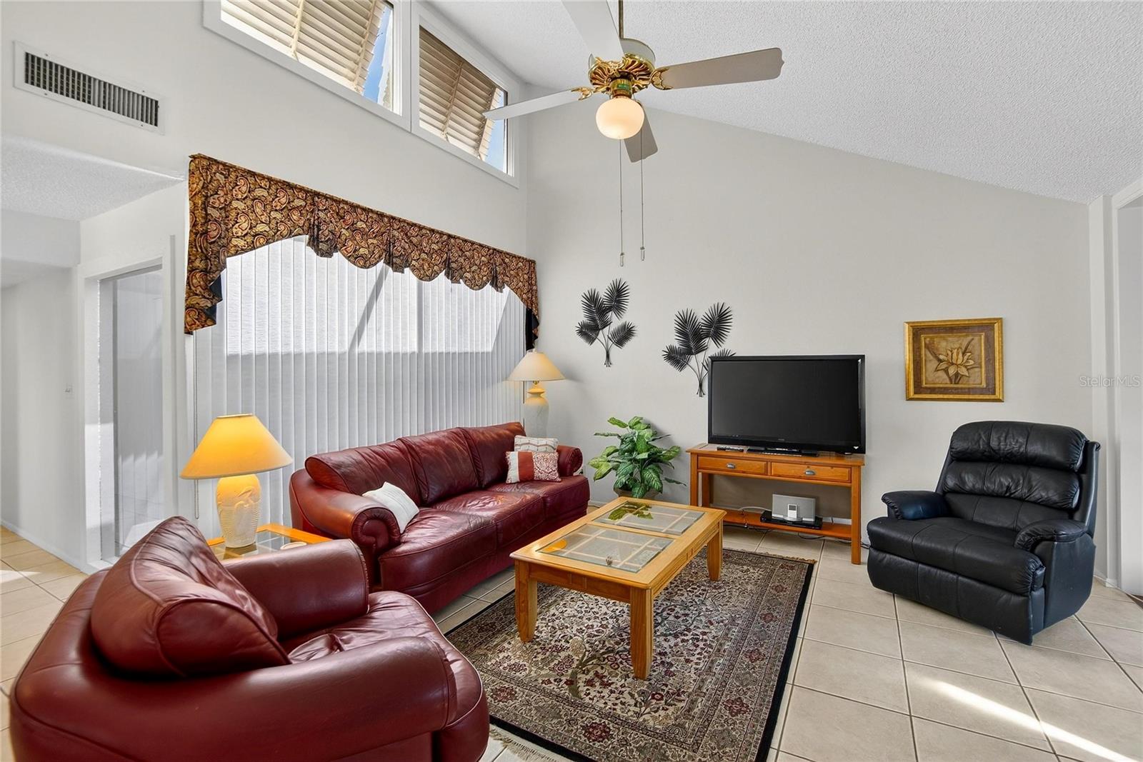 WALDEN LAKE FAIRWAY VILLAS UNI - Residential