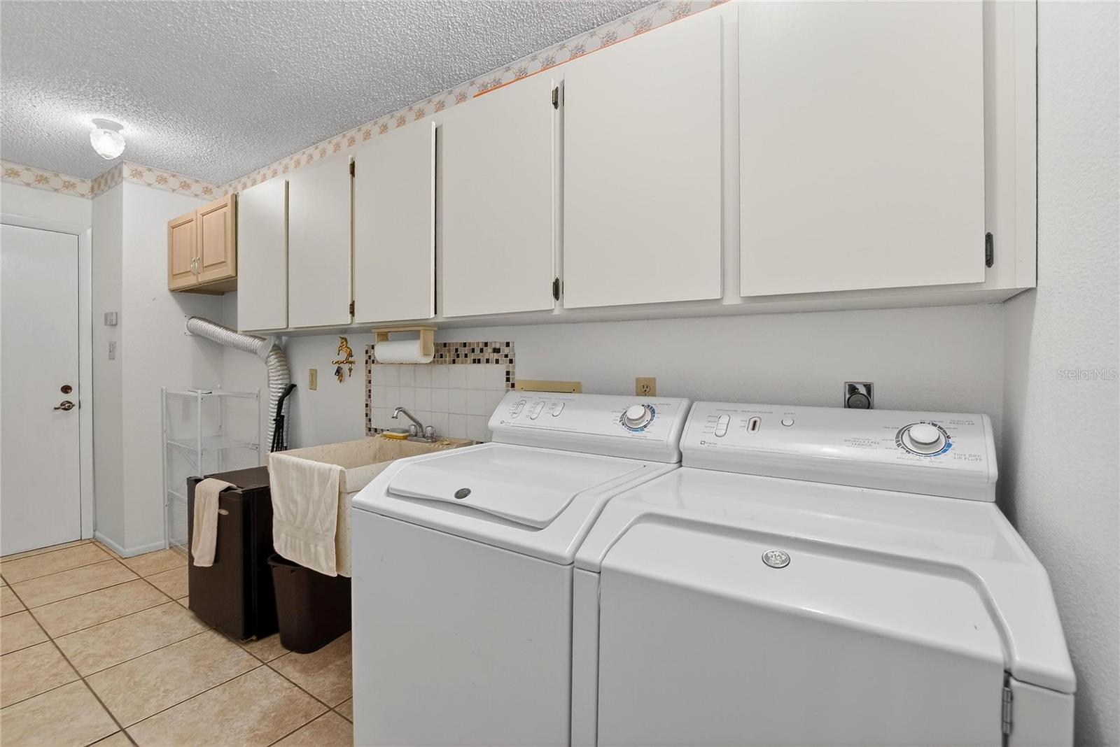 WALDEN LAKE FAIRWAY VILLAS UNI - Residential