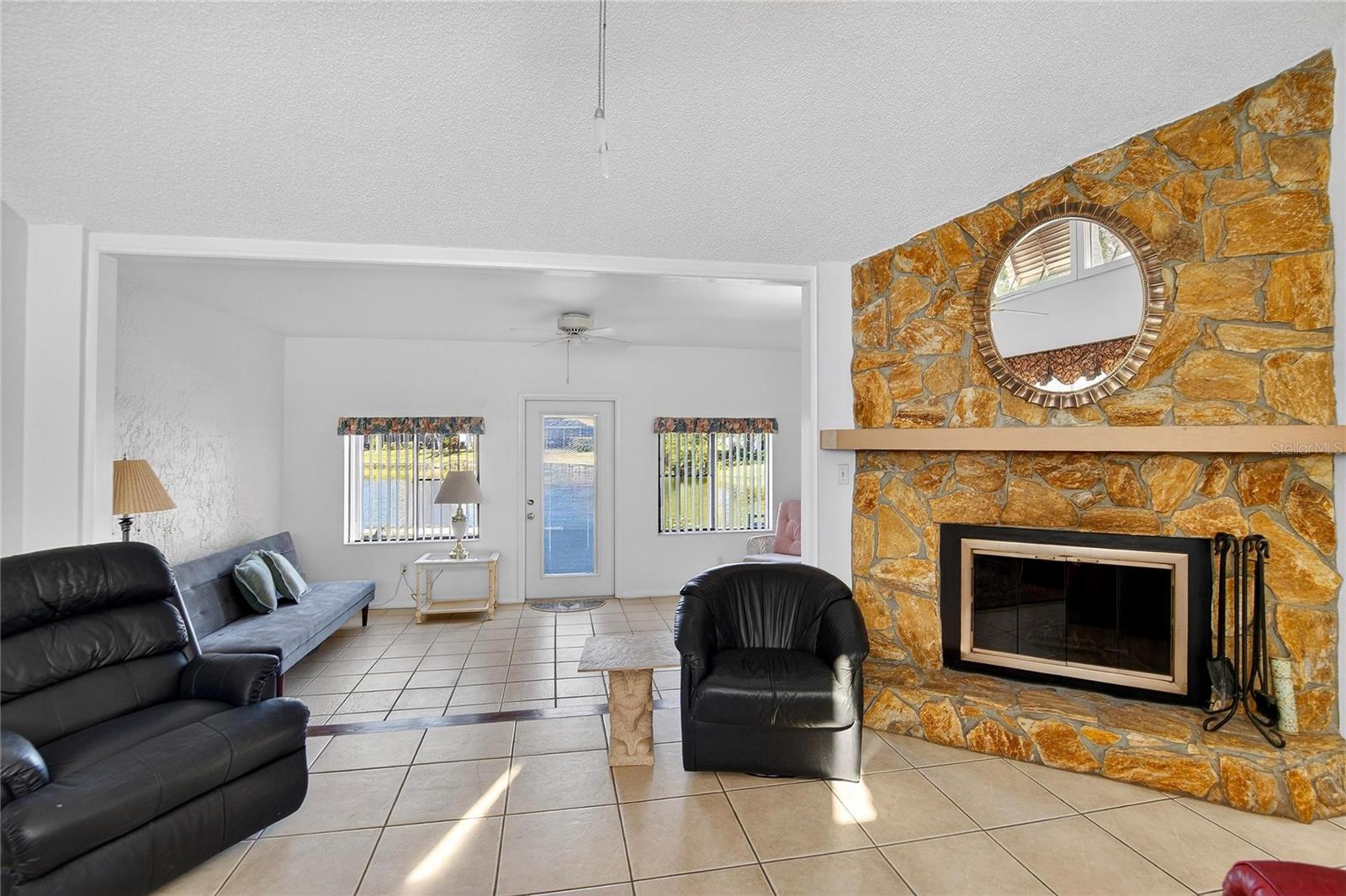 WALDEN LAKE FAIRWAY VILLAS UNI - Residential