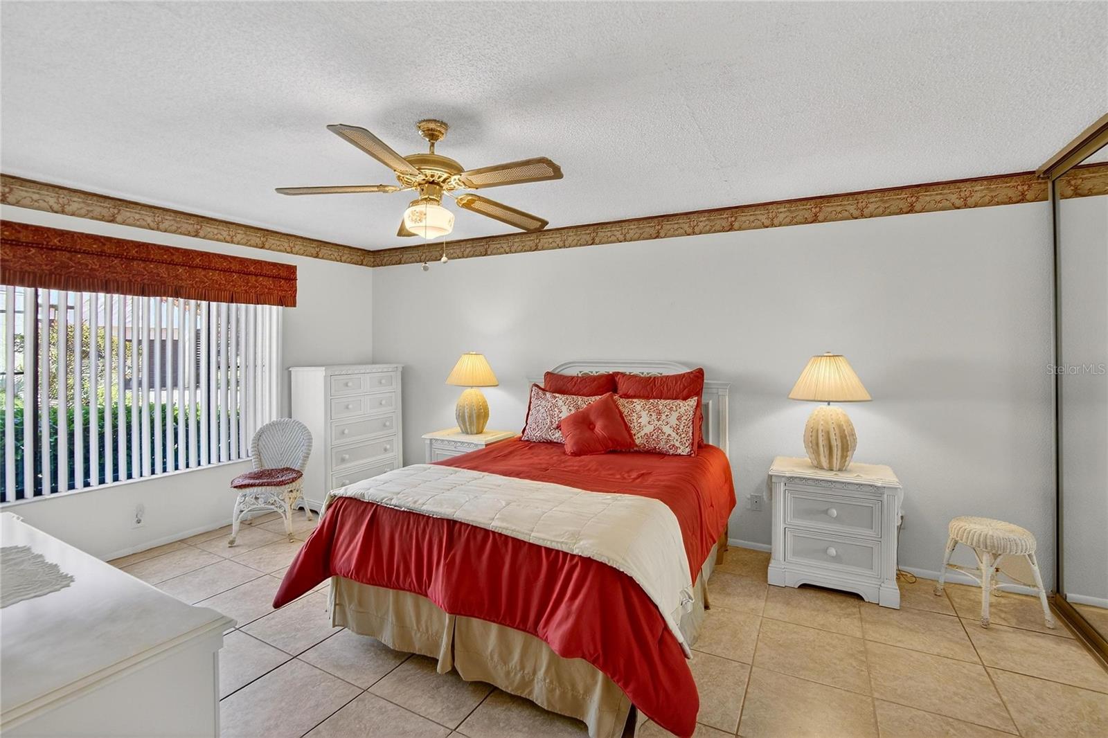 WALDEN LAKE FAIRWAY VILLAS UNI - Residential