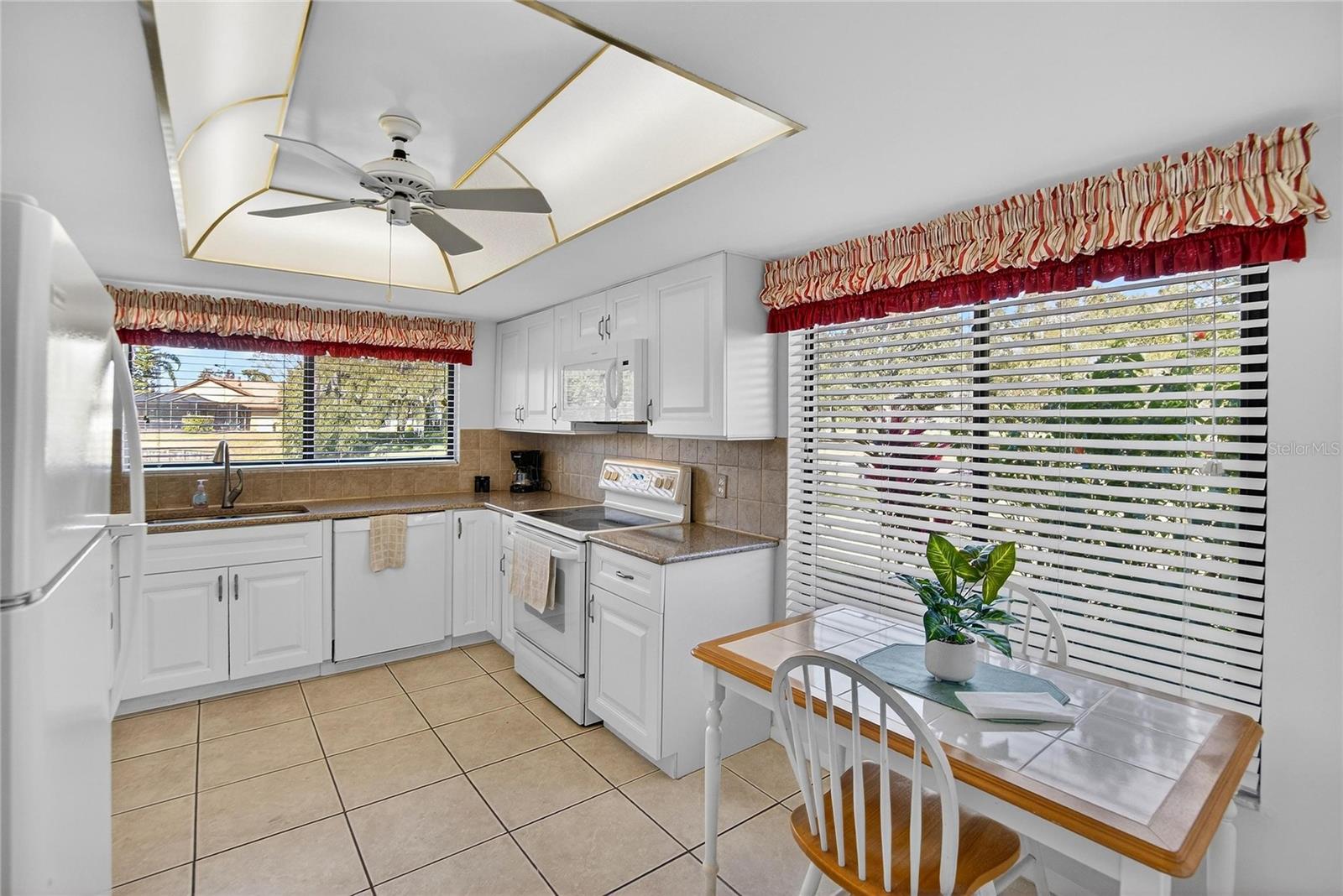 WALDEN LAKE FAIRWAY VILLAS UNI - Residential