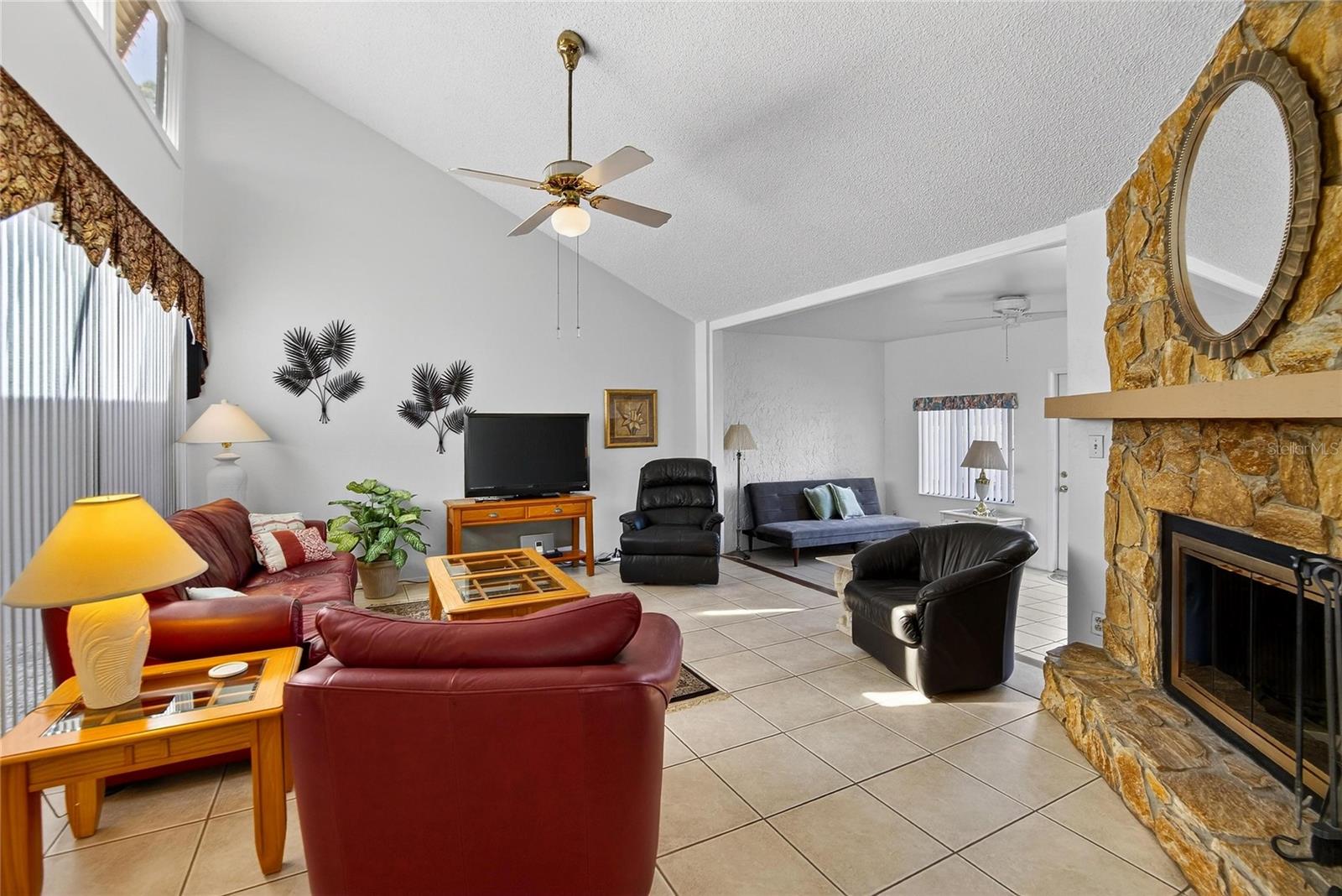 WALDEN LAKE FAIRWAY VILLAS UNI - Residential