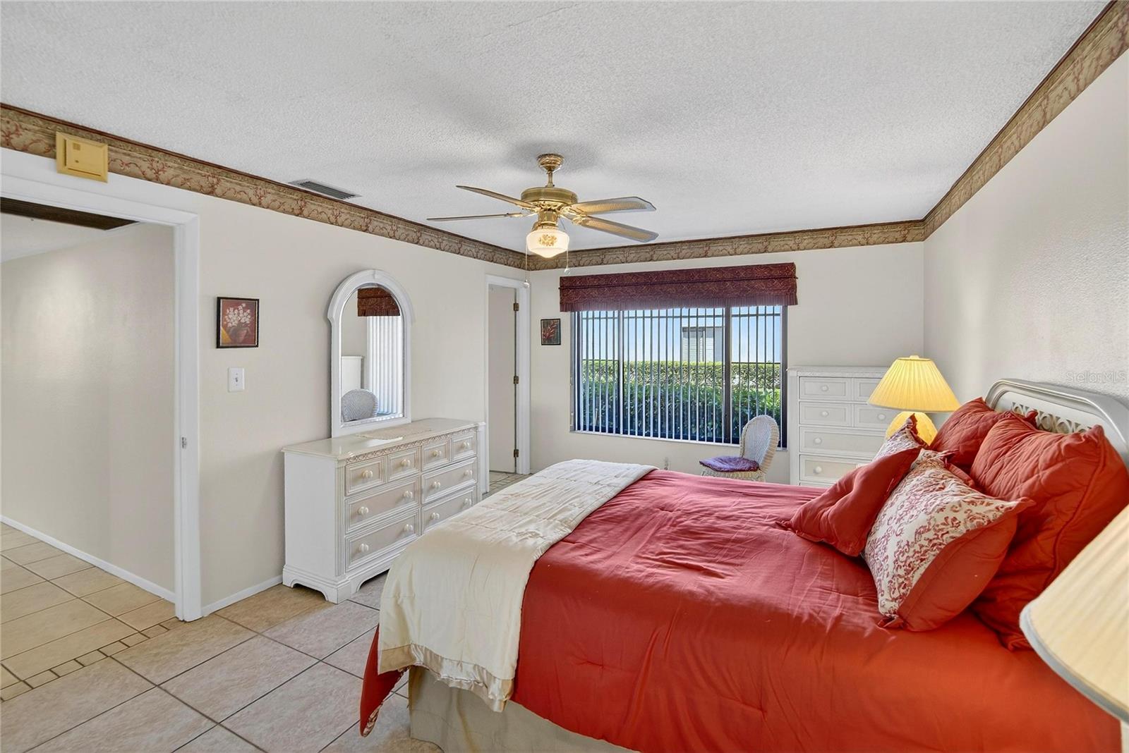 WALDEN LAKE FAIRWAY VILLAS UNI - Residential