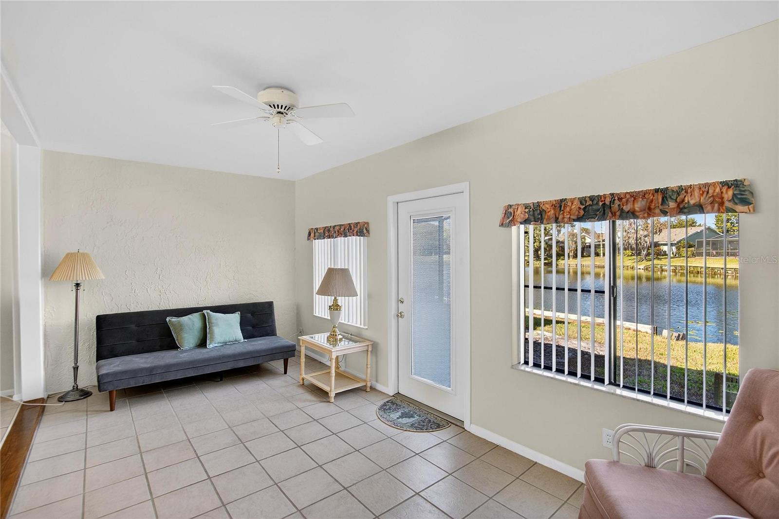 WALDEN LAKE FAIRWAY VILLAS UNI - Residential