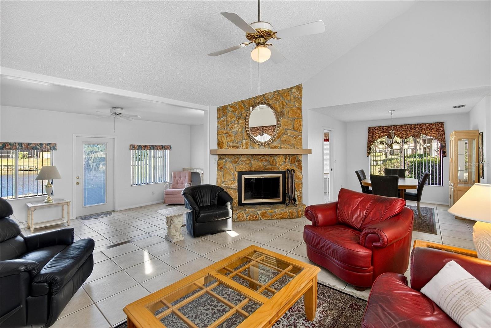 WALDEN LAKE FAIRWAY VILLAS UNI - Residential