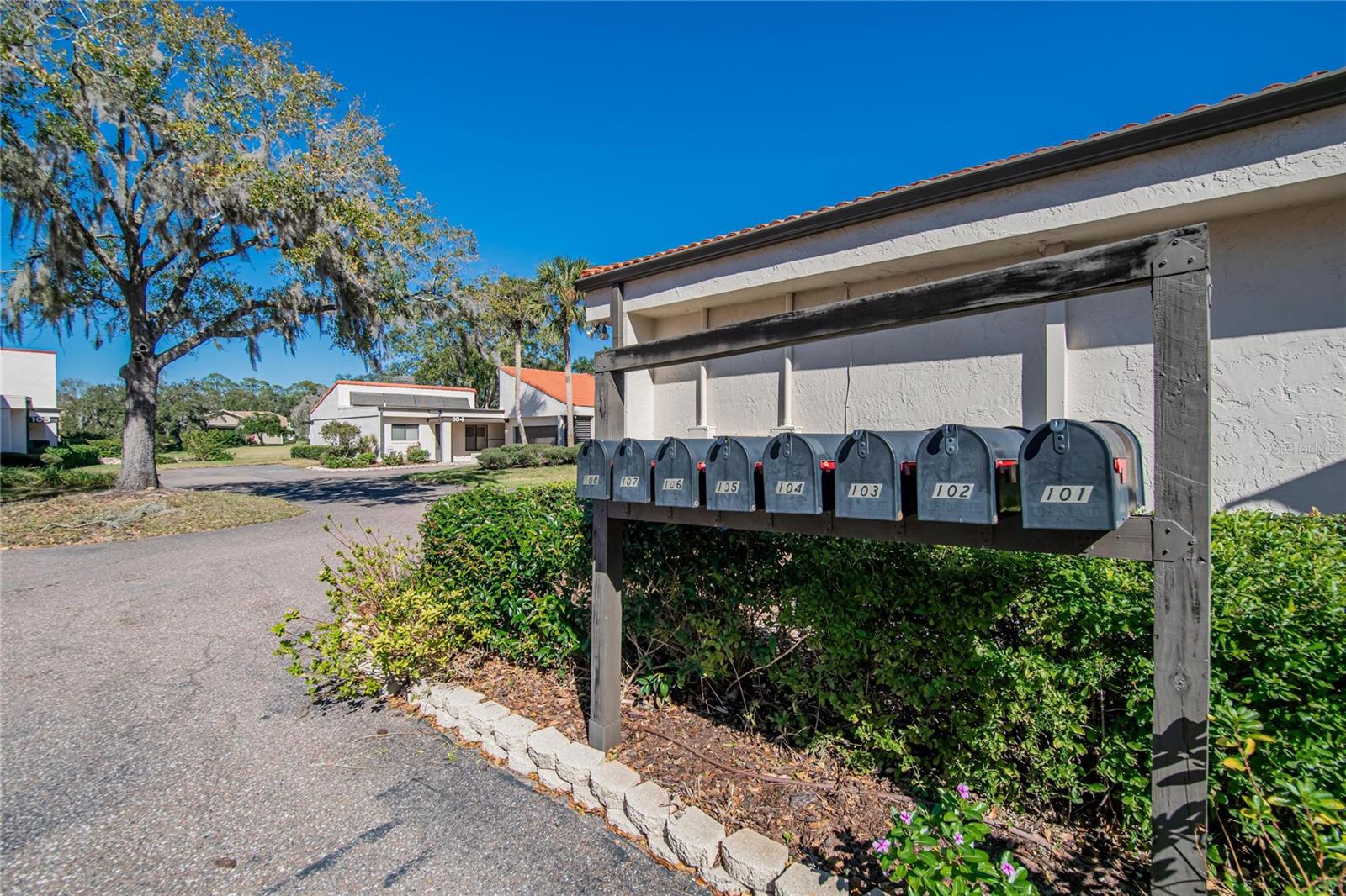 WALDEN LAKE FAIRWAY VILLAS UNI - Residential