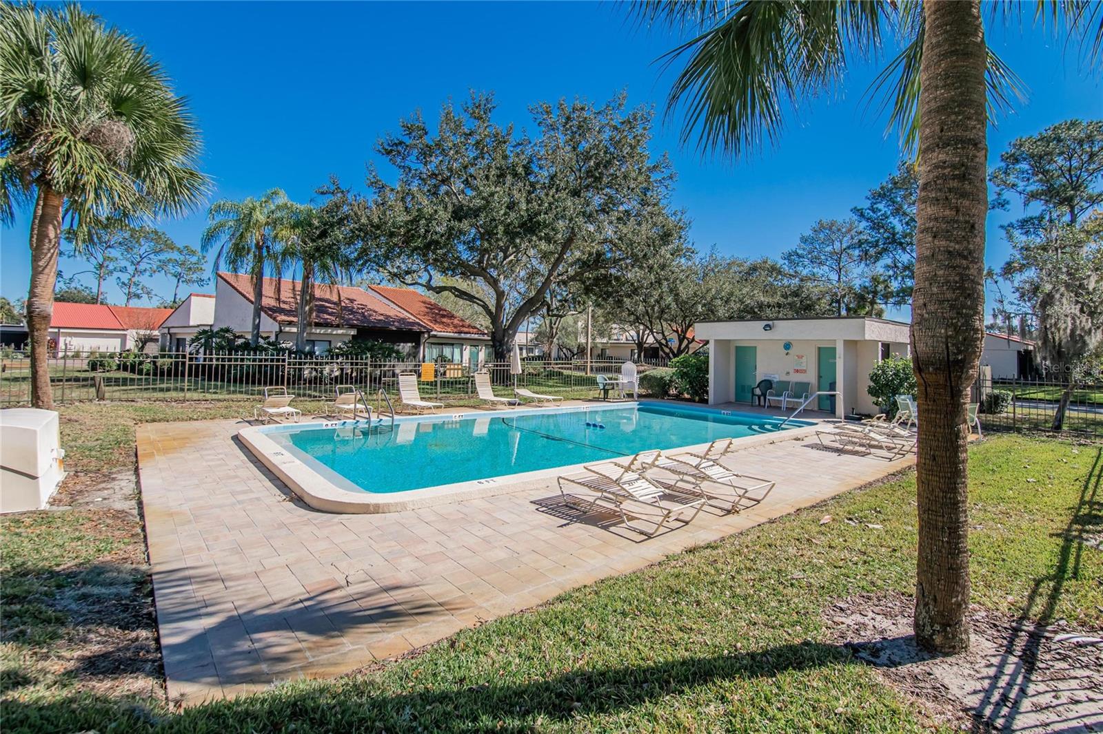 WALDEN LAKE FAIRWAY VILLAS UNI - Residential