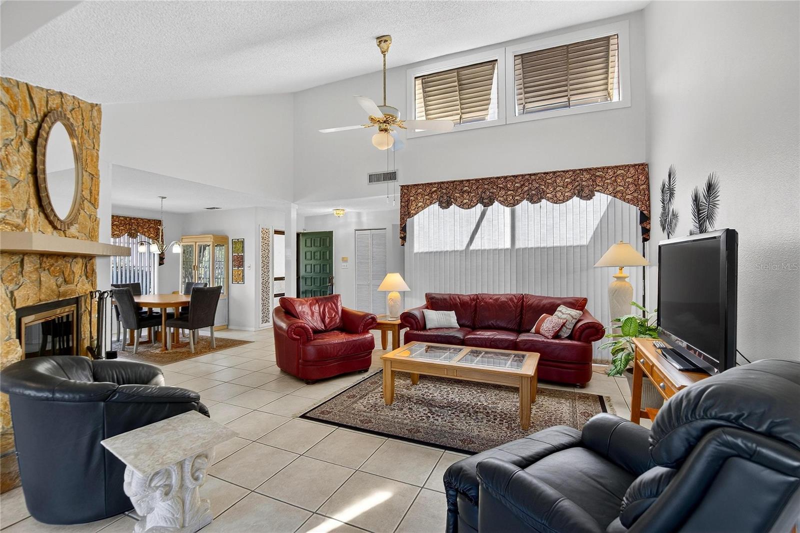 WALDEN LAKE FAIRWAY VILLAS UNI - Residential