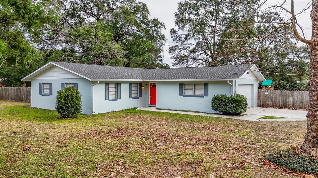 Photo of 1700 NE 91st Place, Anthony, FL 32617 (MLS # OM717379)