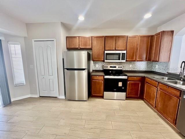 LONE STAR TWNHMS - Residential Lease