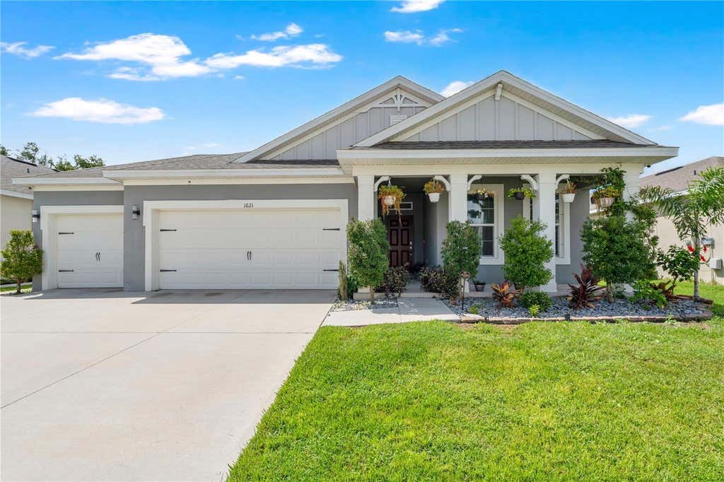 Photo of 1621 Park Side Avenue, Kissimmee, FL 34744 (MLS # O6431259)