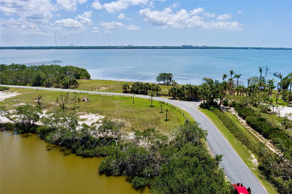 Photo of 285 Horseshoe Loop Road, Terra Ceia, FL 34250 (MLS # A4648773)